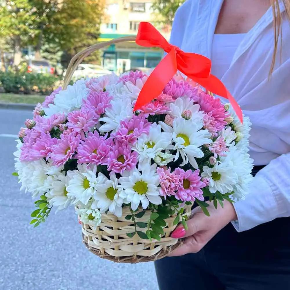 Корзина с хризантемой